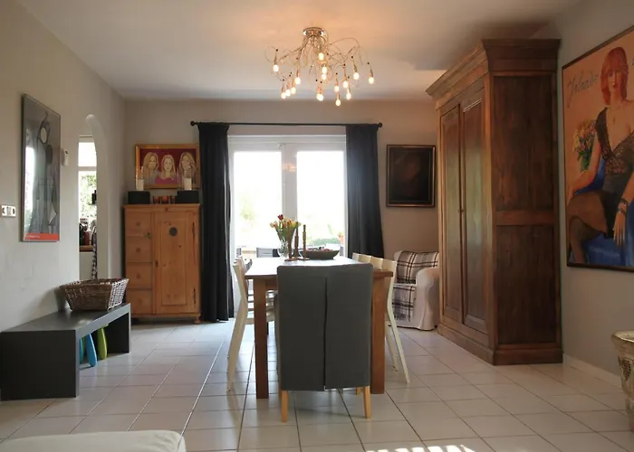 Groet Villa Stay With Garden Views