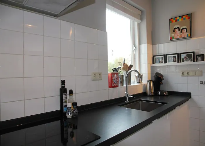 Groet Villa Stay With Garden Views